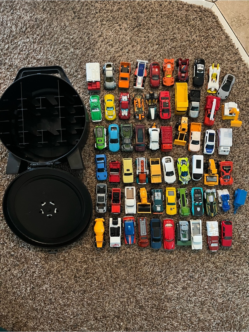 Hot Wheels - Picture 2 of 3